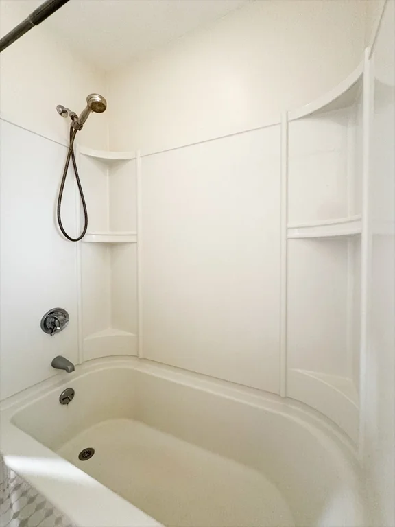 92 Woodcliff Rd, Chestnut Hill