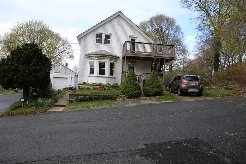134 Baldwin, Fall River