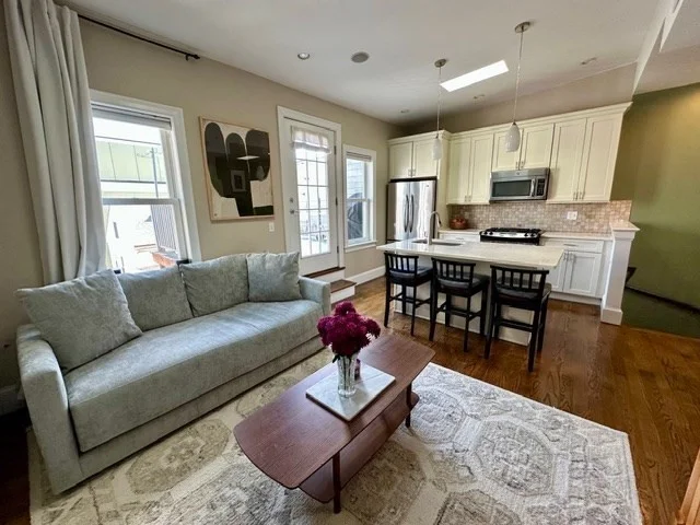 180 W 7th St, South Boston