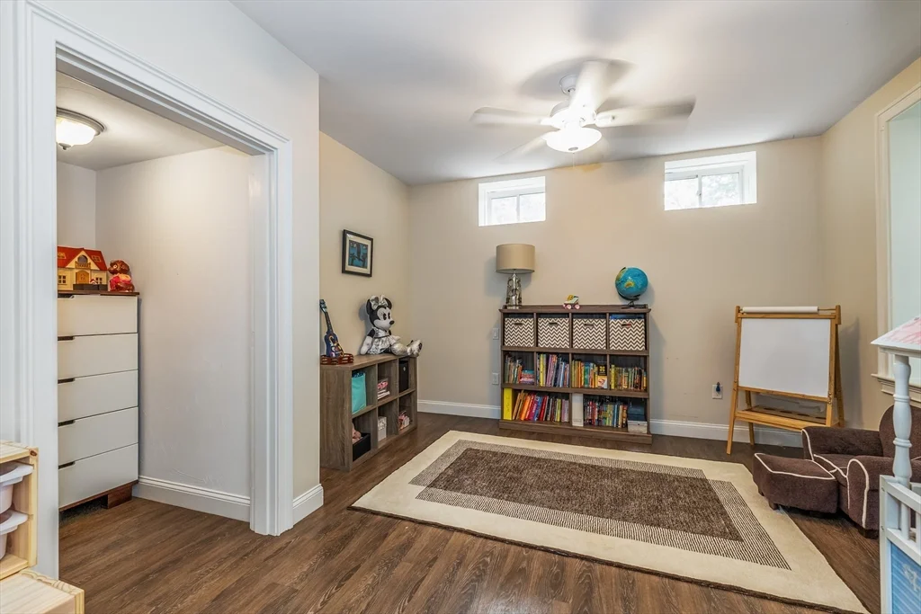 9 Washington Ave, Woburn