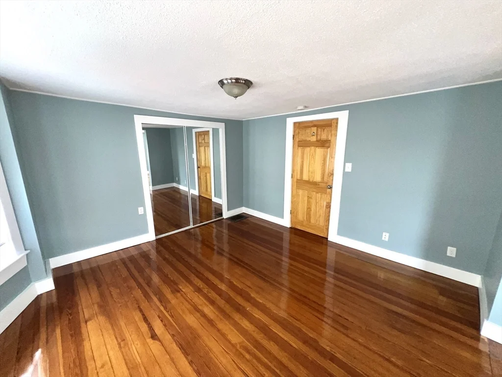 20 Beacon St, Winthrop