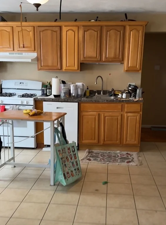 5 Lowden, Powder House Square