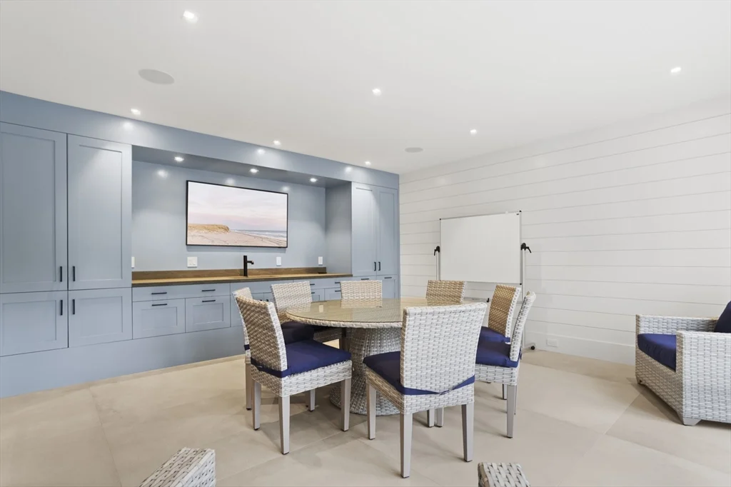 3 Old Mill Ct, Nantucket