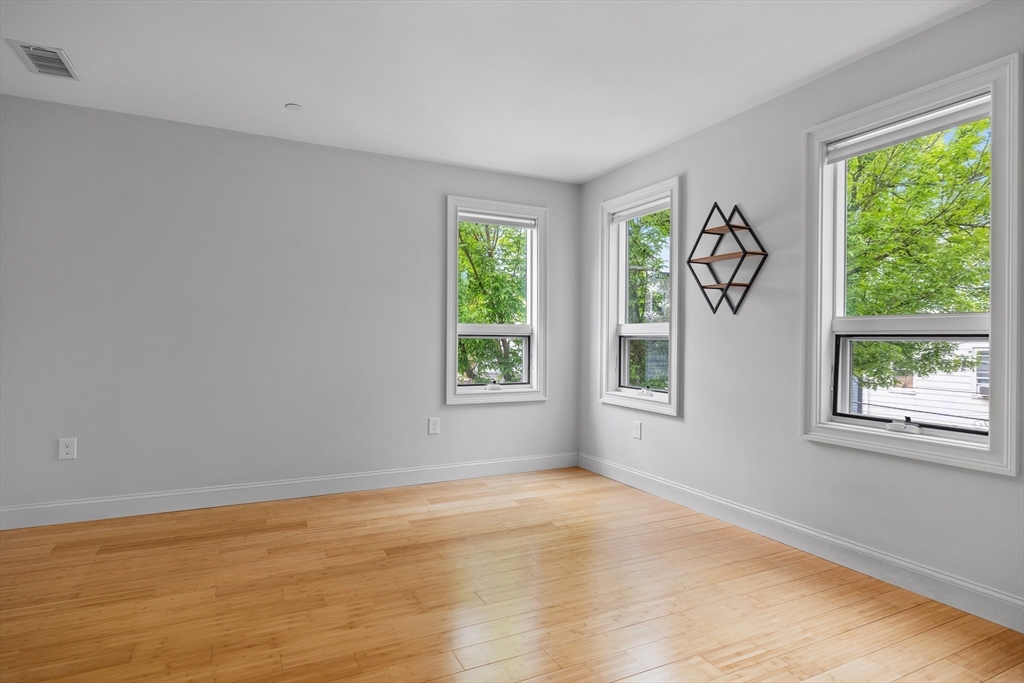 80 Everett St, East Boston