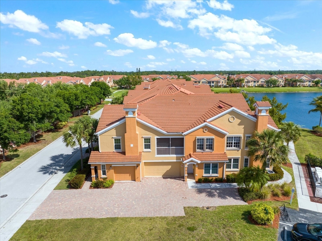 1757 Concordia Lake Circle, Cape Coral