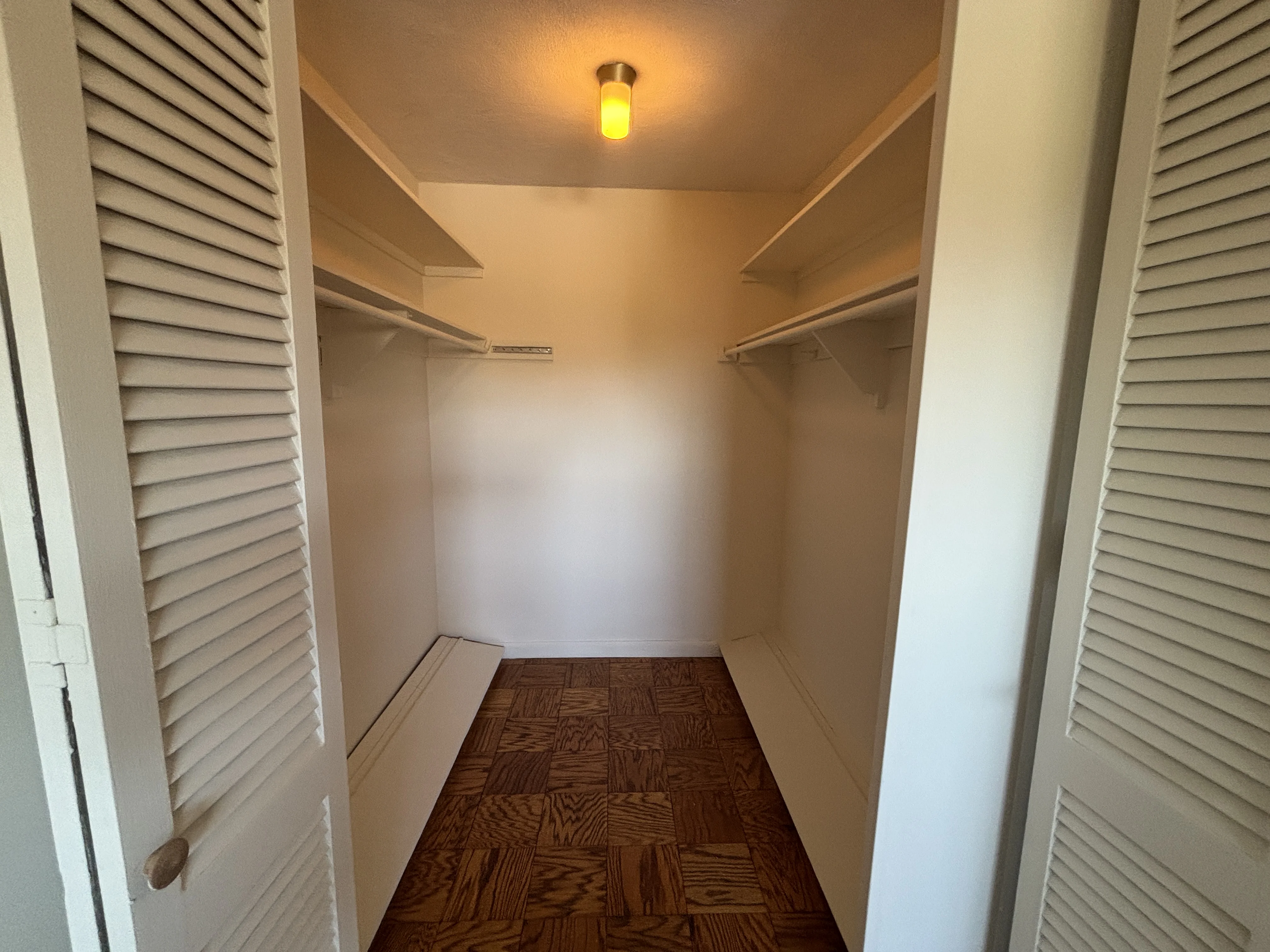 101 Monmouth St, Longwood