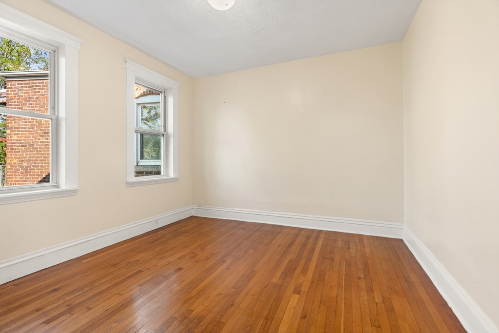 86 Winthrop St, Roxbury