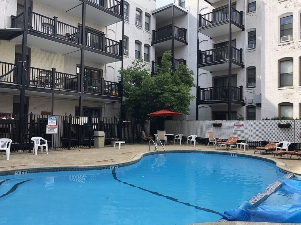 4 Commonwealth Ct, Brighton