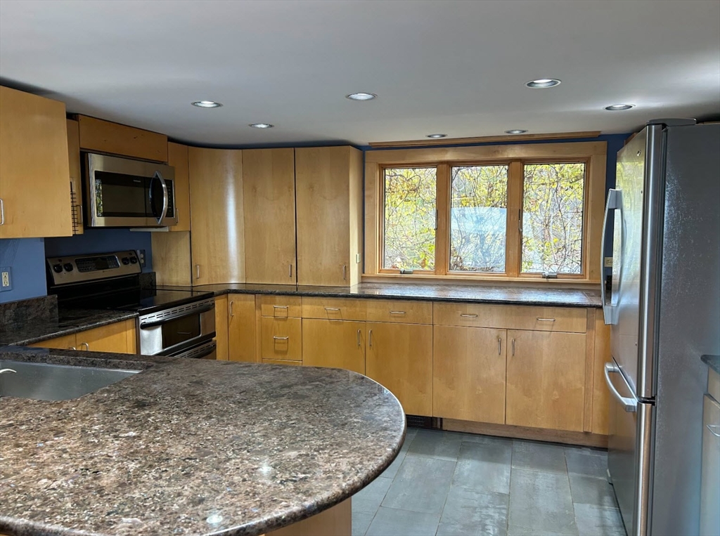 331 Granite St, Folly Cove