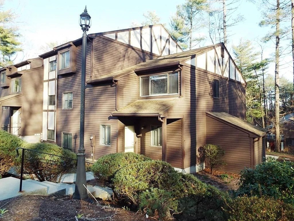 97 Highwood Dr, Franklin