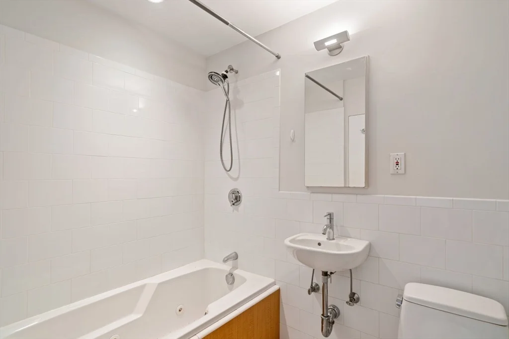 17 Cazenove St, South End