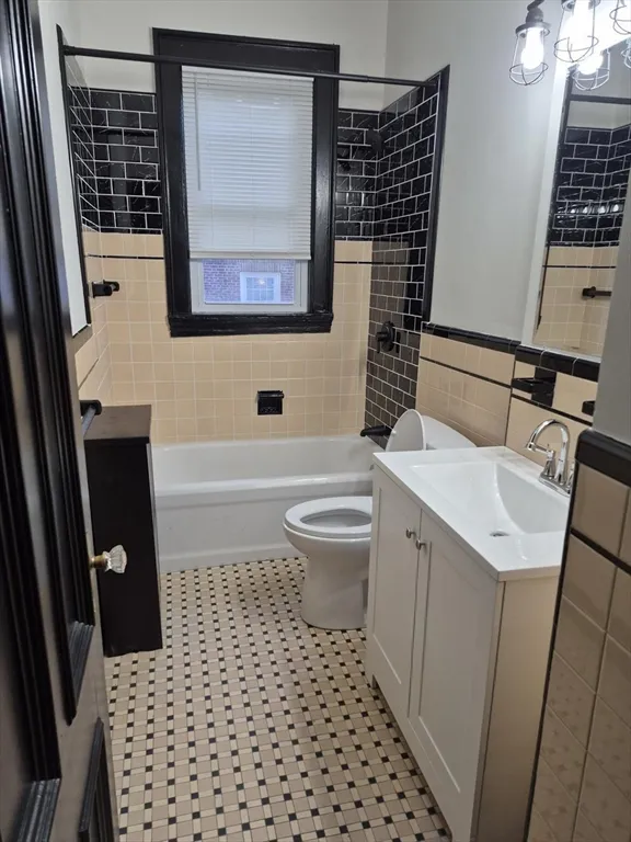 126 W Wyoming, Melrose