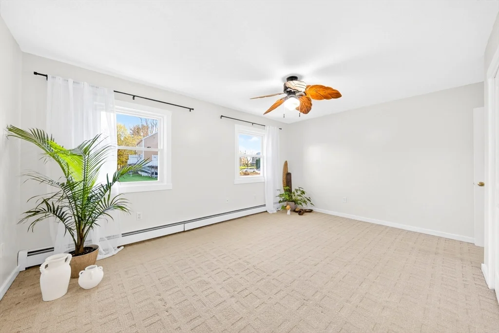 82 Camelot Dr, Worcester