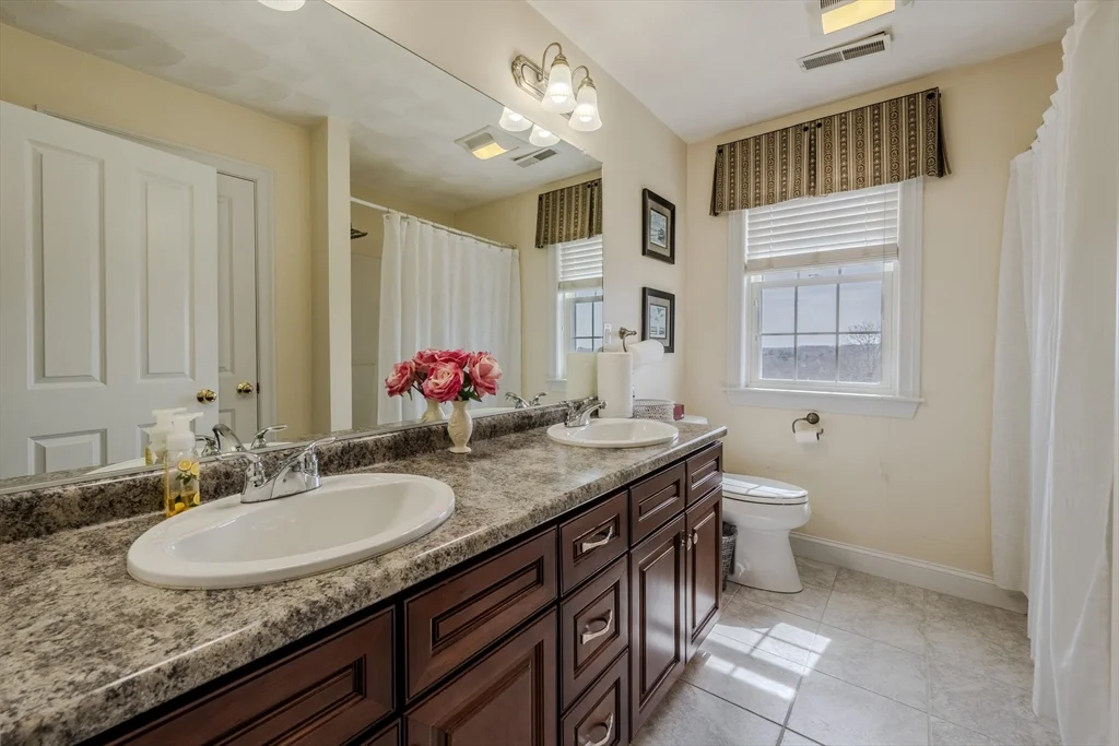 9 Kettle Way, Dracut