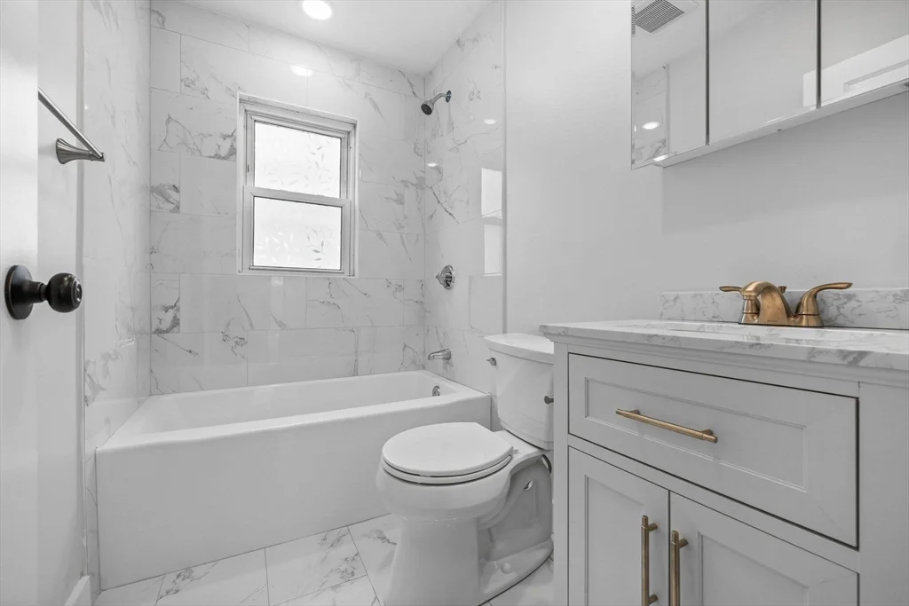 170 Calumet St, Mission Hill