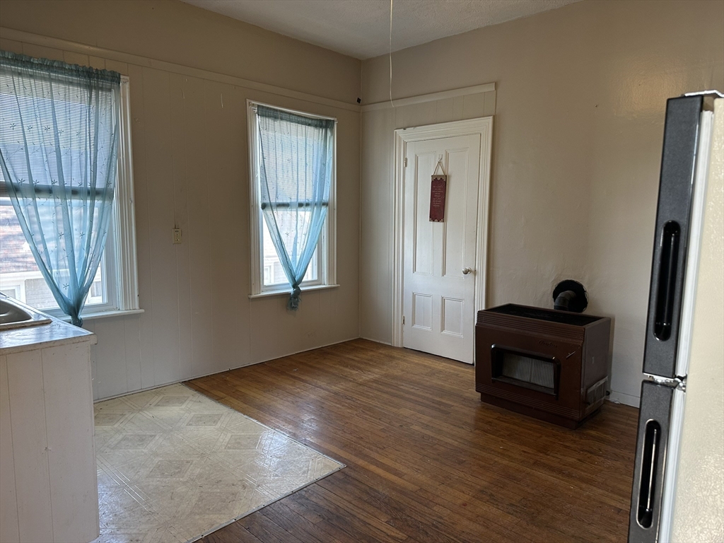 47 Hathaway St, Fall River