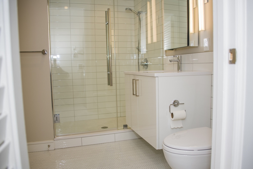 110 Broad St, Waterfront