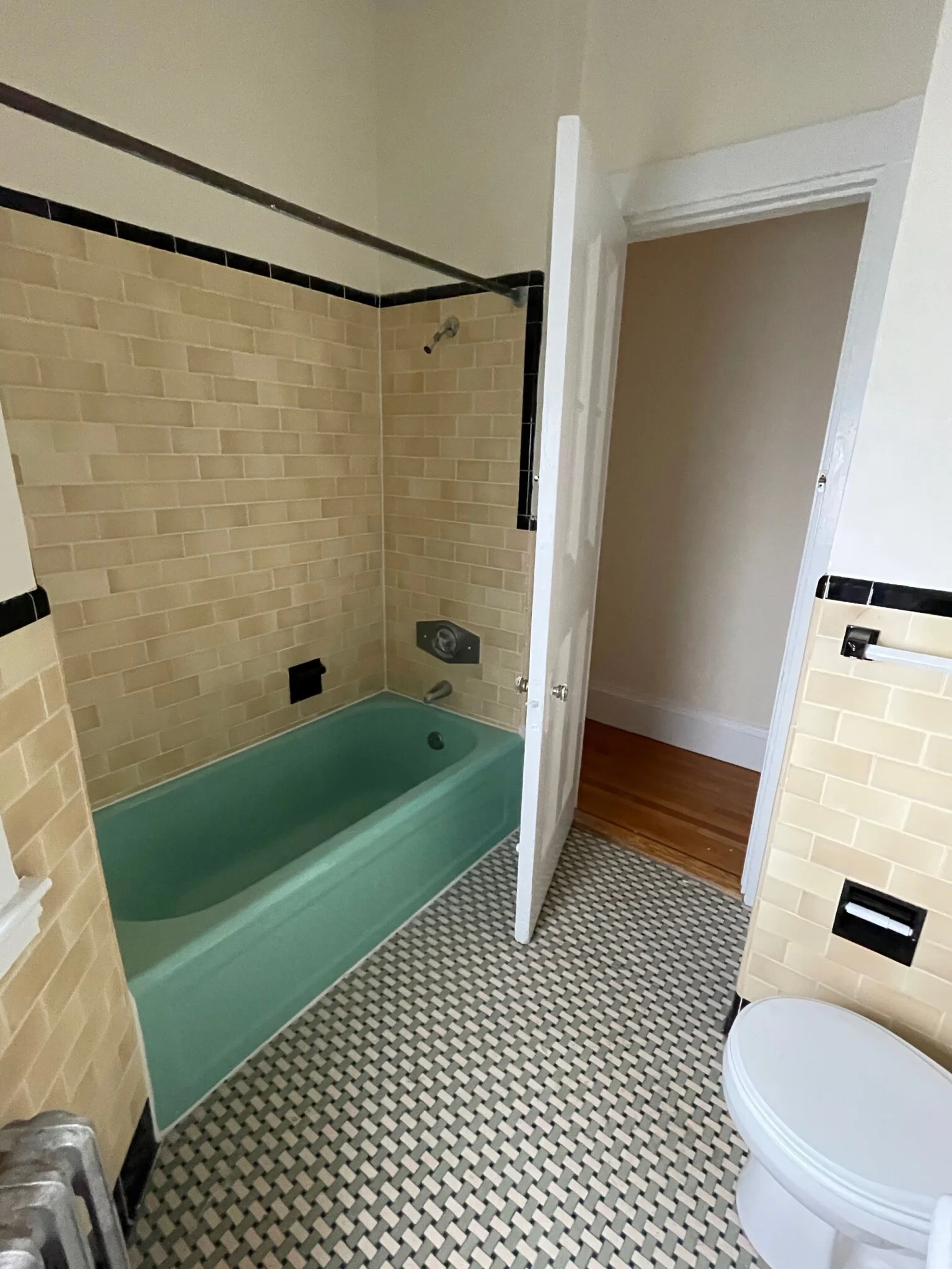 504 Beacon St, Fenway