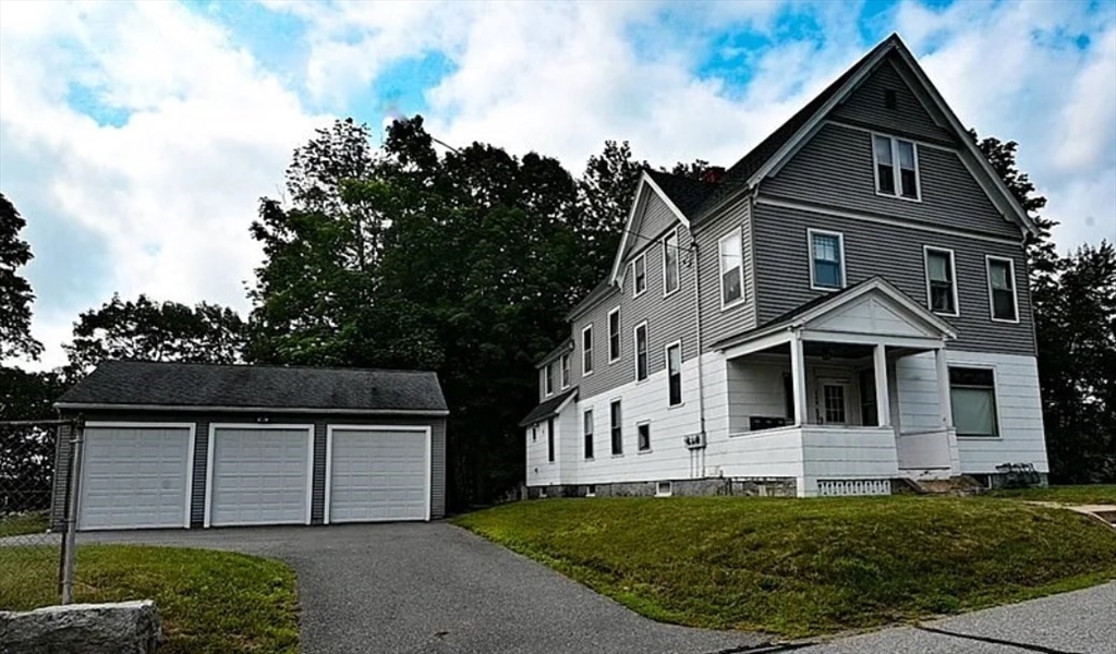 669 Westminster Hill Rd, Fitchburg