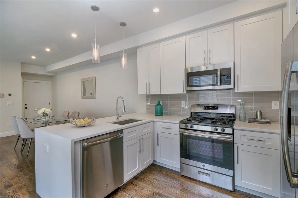 65 Border St, East Boston