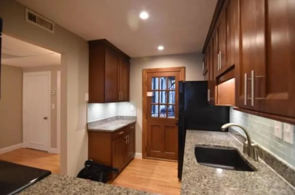 84 Gordon St, Allston