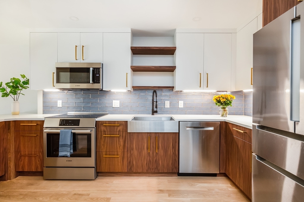 199 Coolidge Ave, Watertown