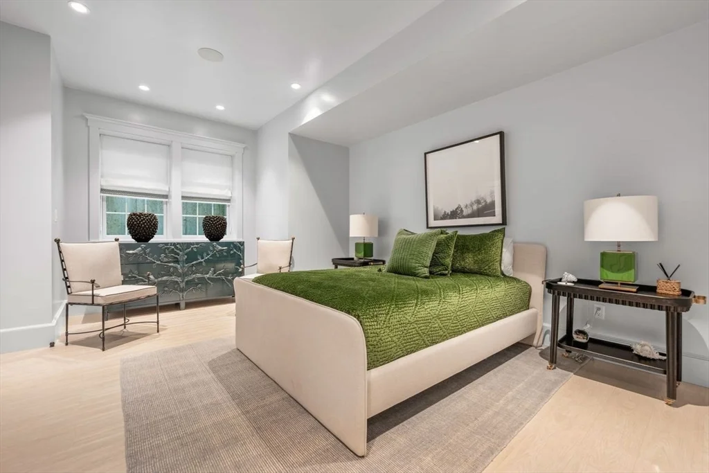 34 Brewster Rd, Monomoy