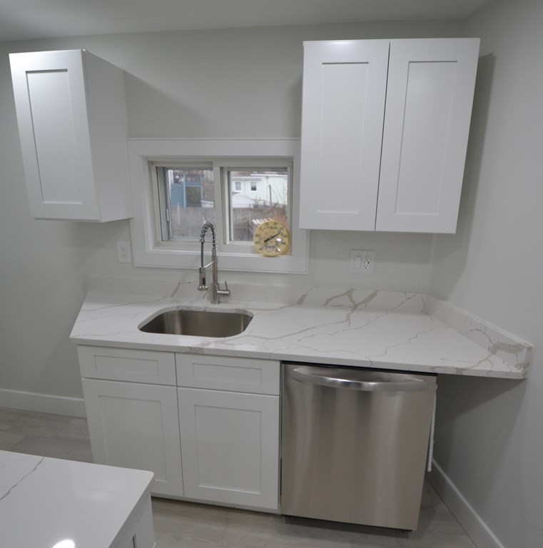 15 Avalon St, Revere