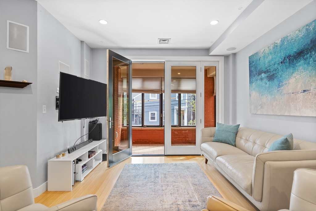 152 Old Colony Ave, South Boston