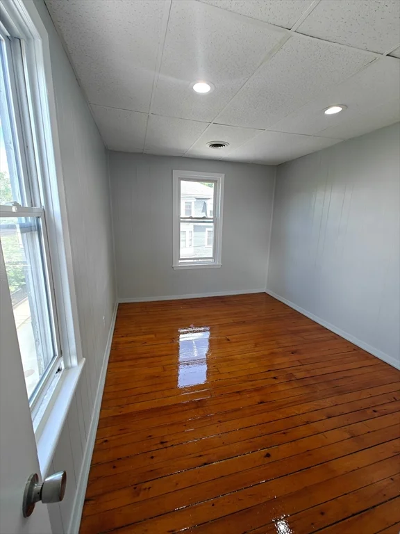 487 Fourth St, Fall River