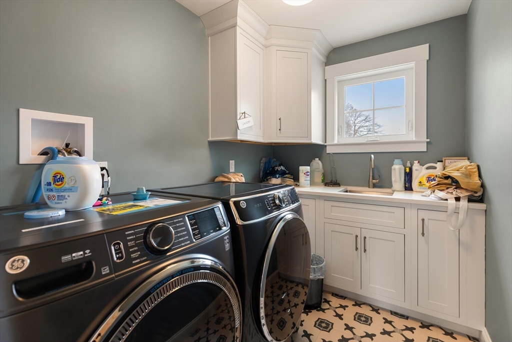 40 Foley Beach Rd, Hingham