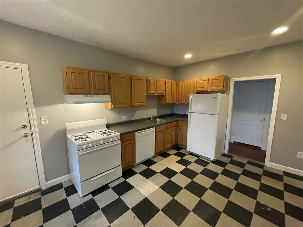 5 Sunset St, Mission Hill