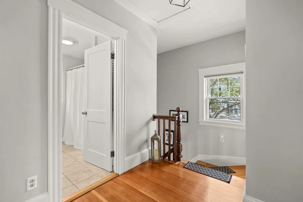 196 Waverley Rd, North Andover