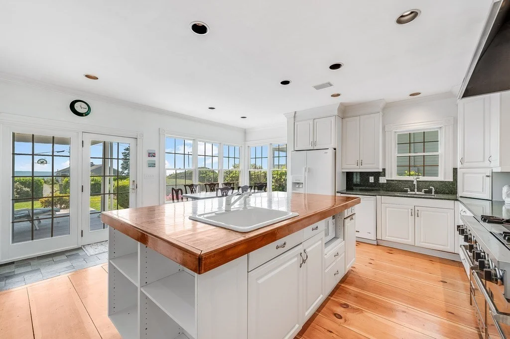 4 Spray Ave, Marblehead