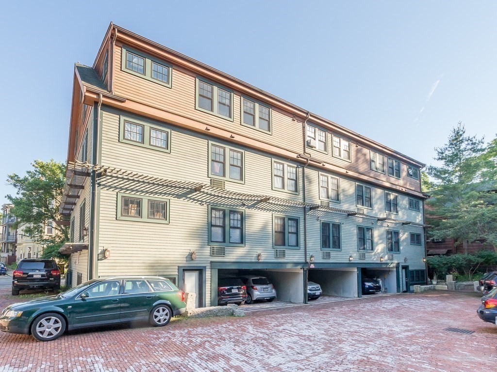 241 River St, Riverside