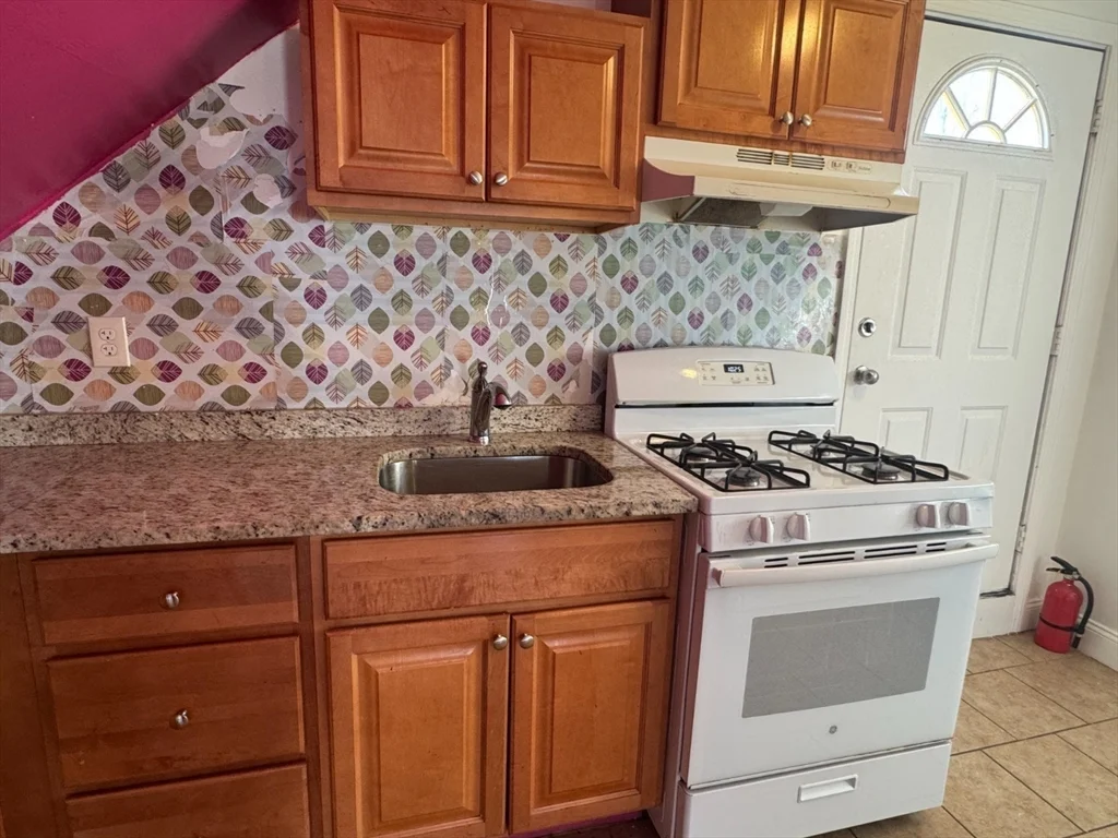 61 Crescent Ave, Chelsea