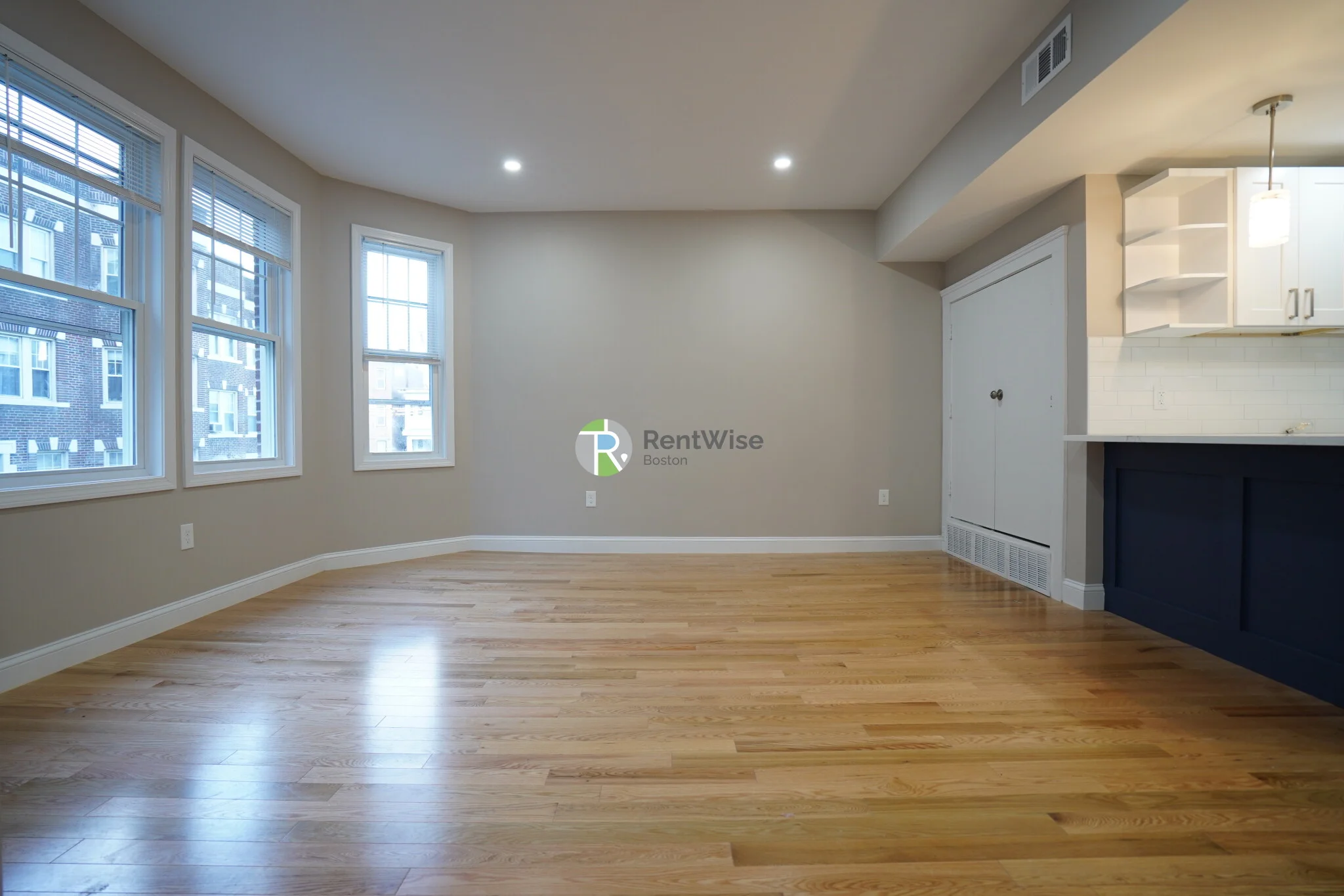 10 Lorraine Ter, Allston