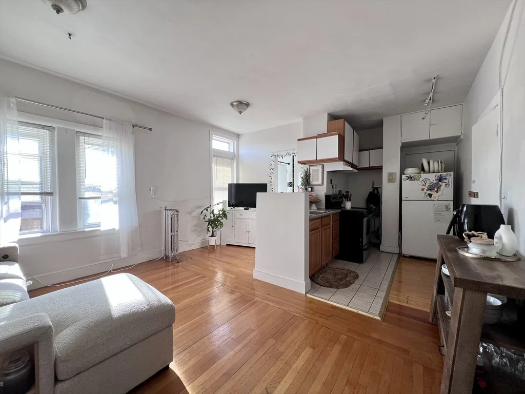 3 Englewood Ave, Brookline