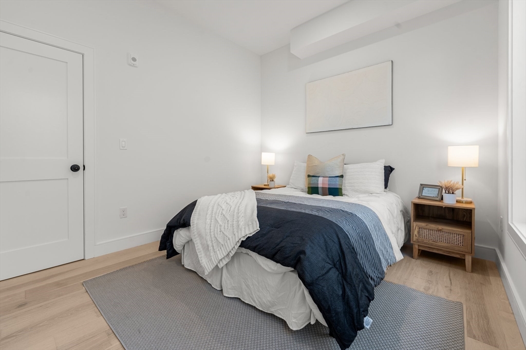 670 Saratoga, Boston