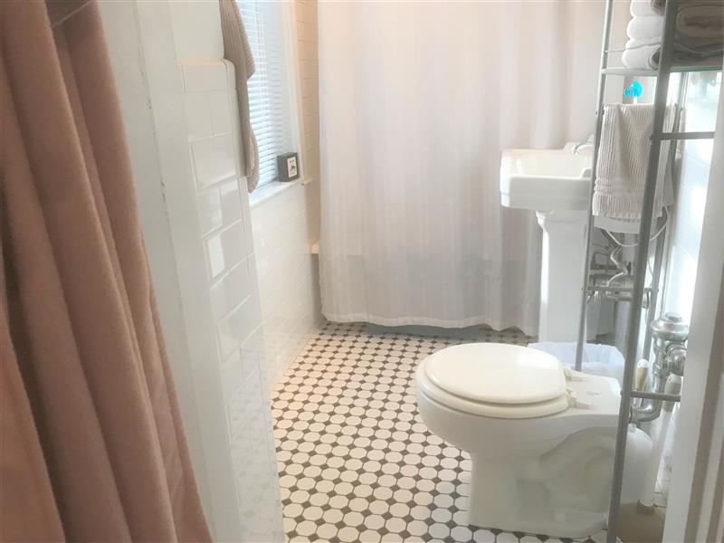 11 Gray St, Neighborhood Nine