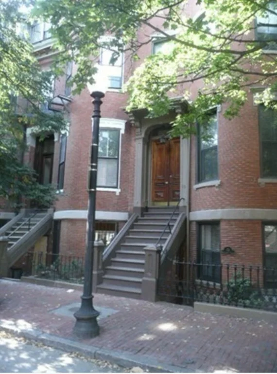 73 Montgomery St, South End