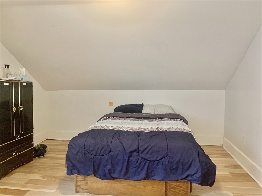 23 Monmouth St, Spring Hill