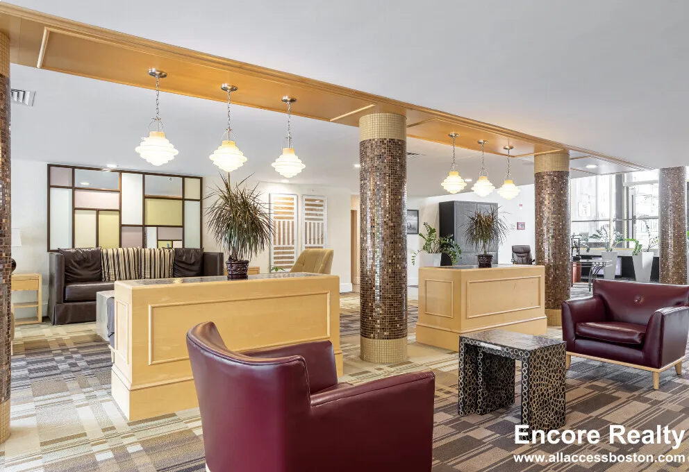 101 Monmouth St, Longwood