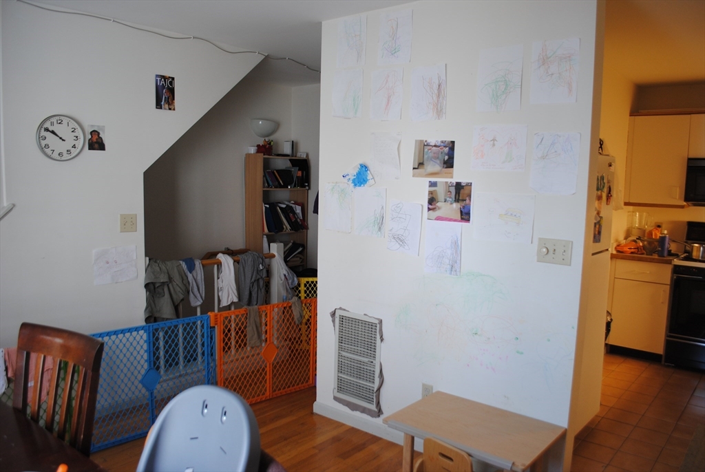 31 Henry St, Cambridgeport