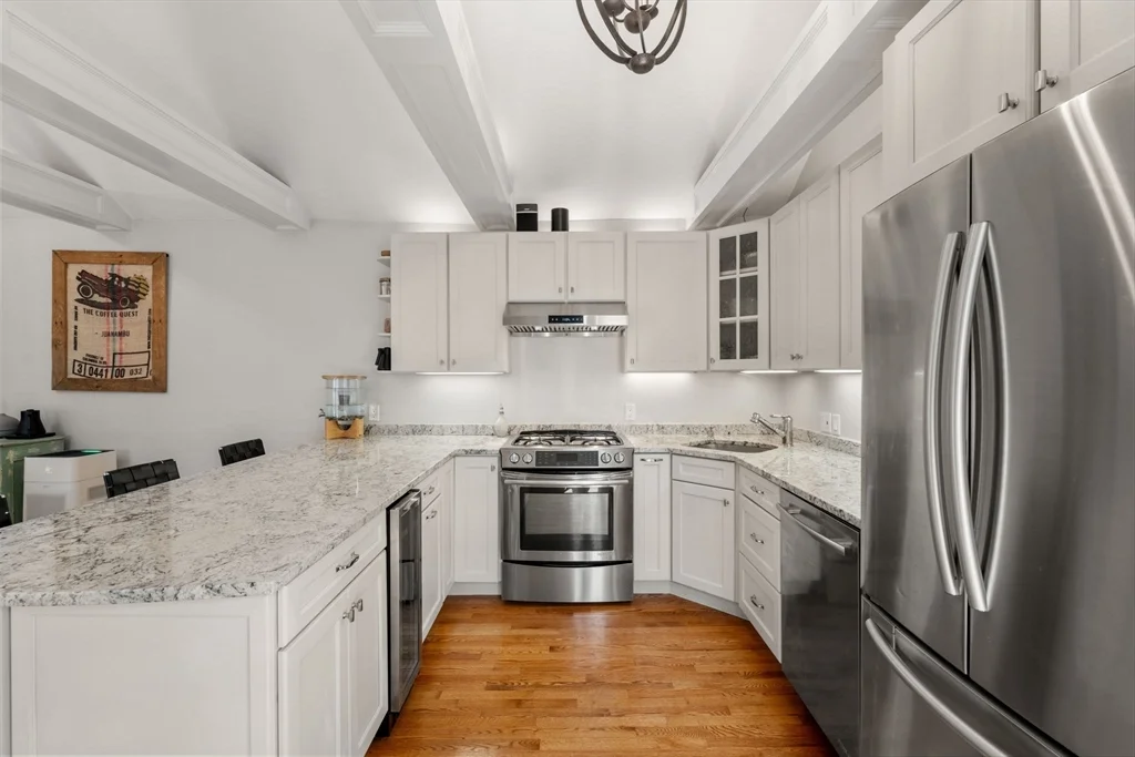 37 Mount Vernon St, Charlestown