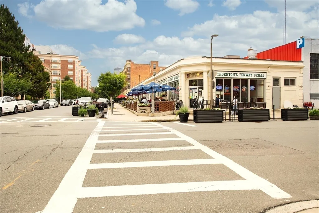 108 Peterborough St, Fenway