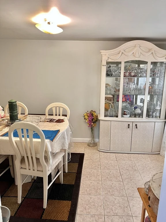 470 Pleasant St, Canton