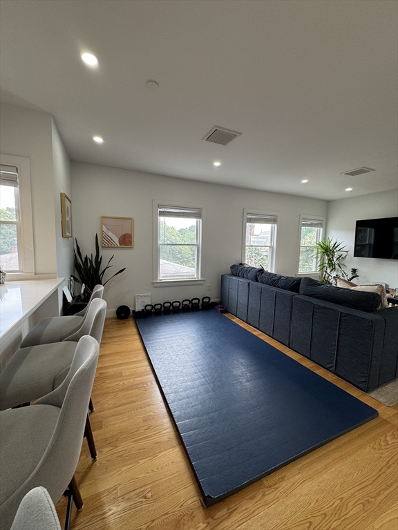 34 Park St, Newton Corner