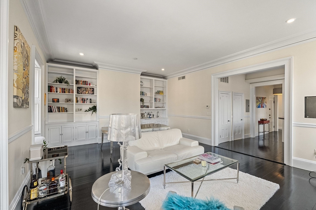 285 Clarendon St, Back Bay