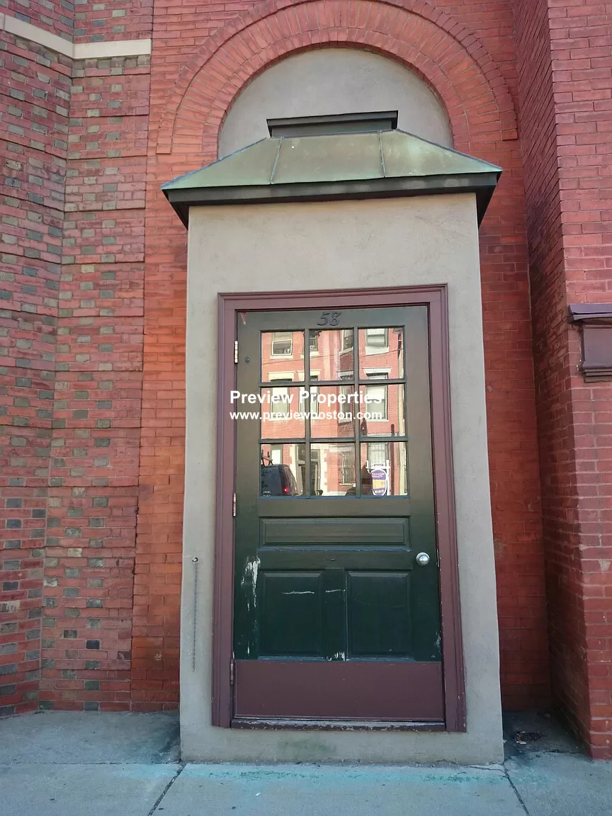 54 South Huntington Ave, Jamaica Plain